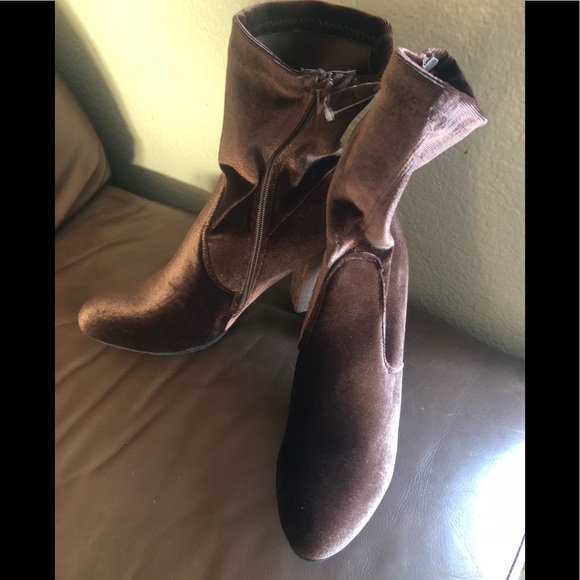 COPY - Women’s Boots - Picture 7 of 10